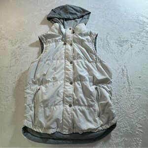 Day trip White and Gray Hooded Vest